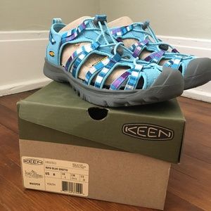 Keens NWOT Youth sz 6 n